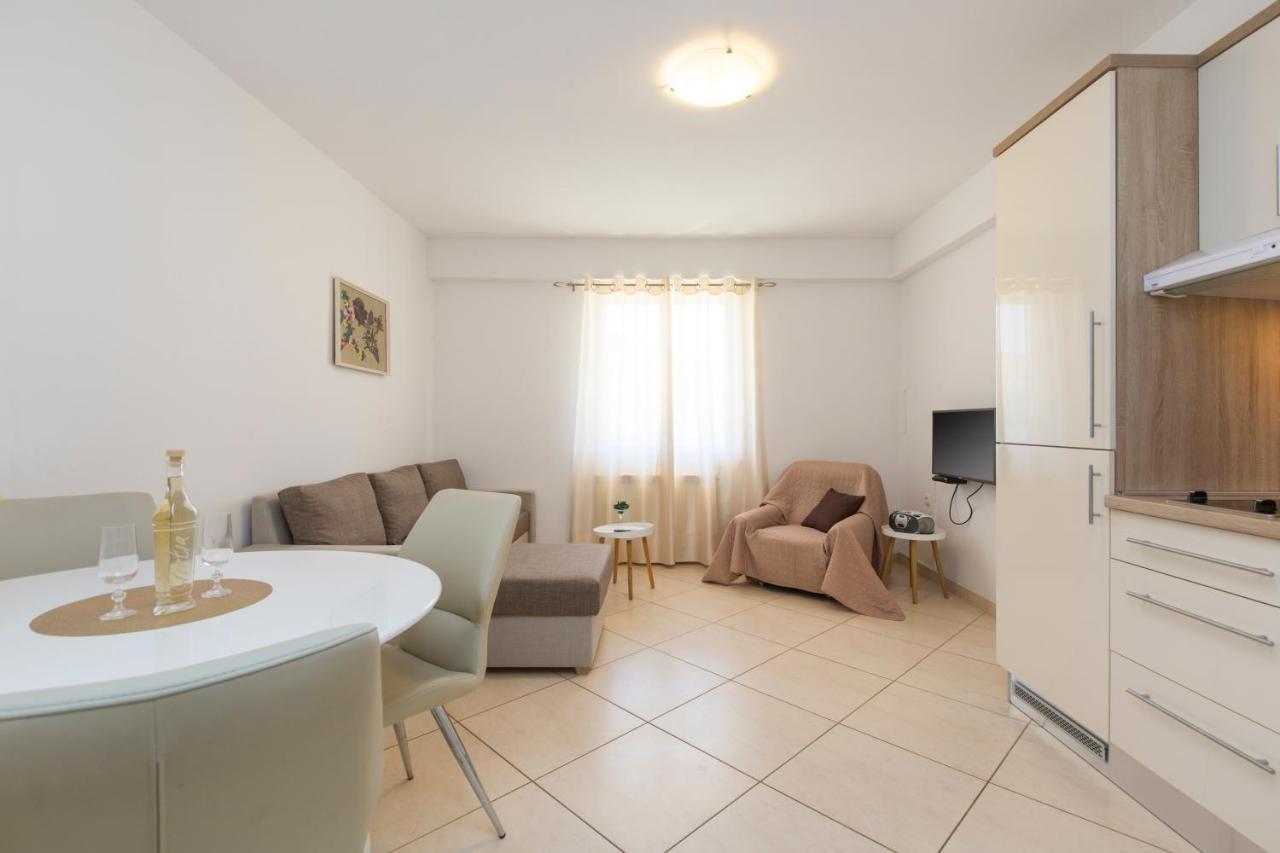 Apartmani Xenia & Desiderio Buzet Luaran gambar